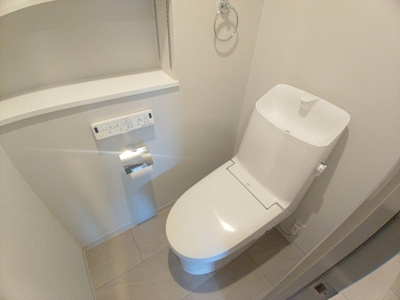 【トイレ】 | ハーティ忍ケ丘 | トイレは温水洗浄便座付です