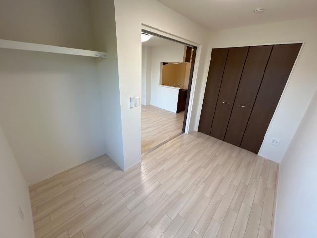 三木市末広２丁目のアパートの内装|洋室