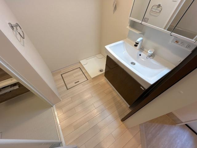 三木市末広２丁目のアパートの洗面所|洗面