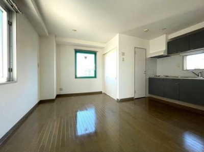 【居間・リビング】 | グリーンハイム中野 | 10帖の洋室。