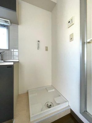 【設備】 | グリーンハイム中野 | 室内洗濯機置場。