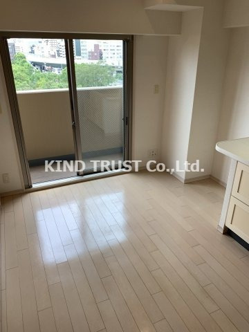 エステムプラザ梅田扇町公園パークランドの洋室|きれいな洋室です