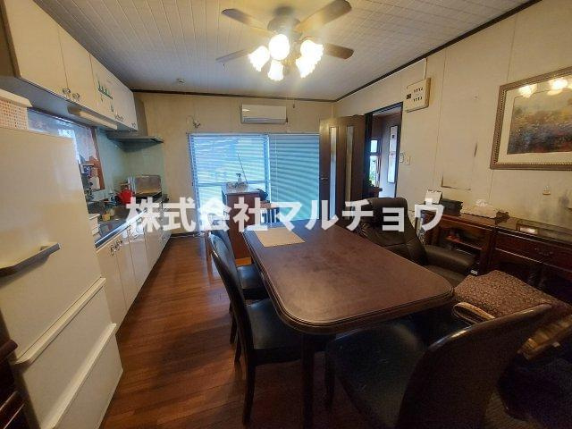 明洋戸建ての居間・リビング|ゆったり過ごせるリビングです