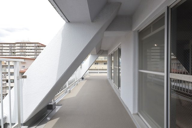 藤和ライブタウン立花のバルコニー|ルーフバルコニー（69.72㎡）
使用料：月額1320円