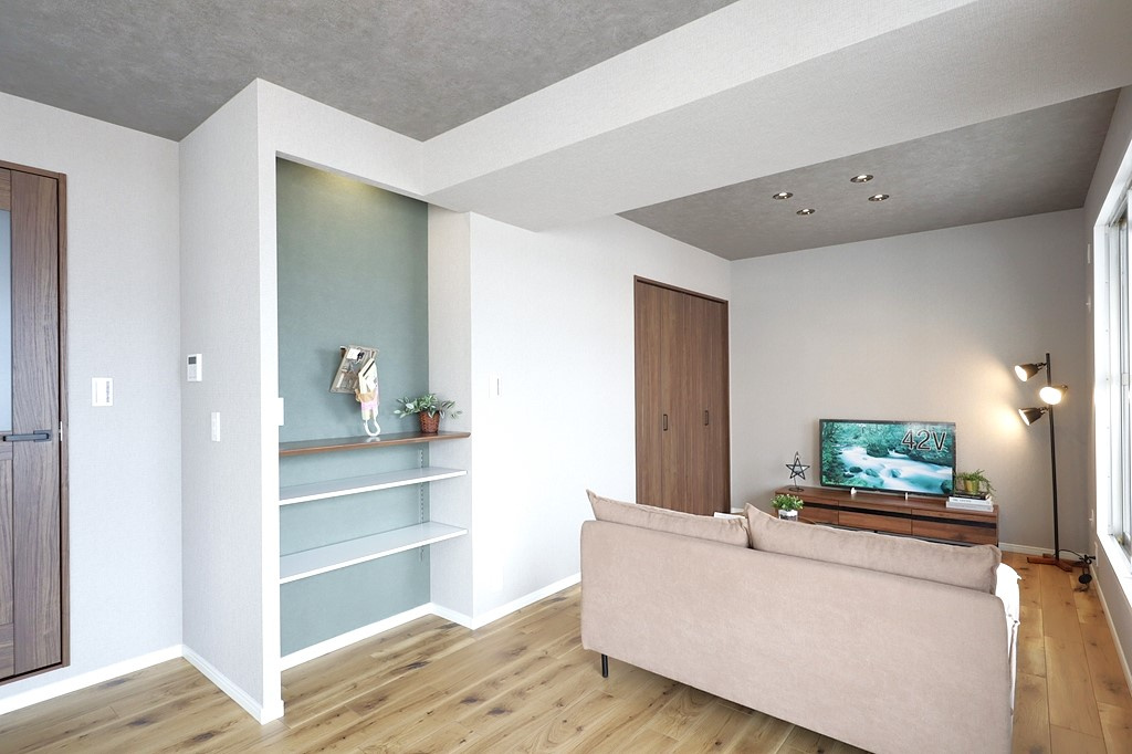 藤和ライブタウン立花の居間・リビング|大きなソファやテレビを置いても圧迫感がなさそうな広々空間です。
リフォームの際にクロス・フローリング張替済の為、室内大変美麗です。 ぜひ一度、ご内覧ください。