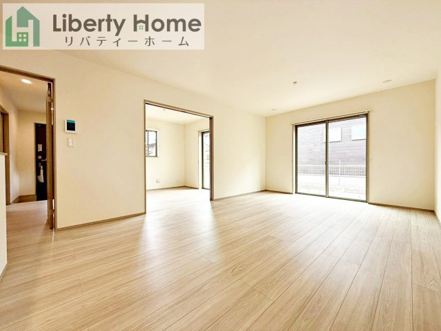 牛久市神谷2丁目　新築戸建の居間・リビング