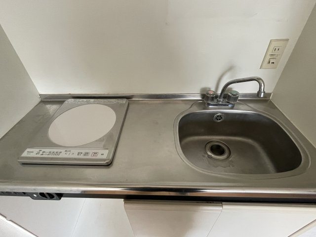 西宮市鳴尾町２丁目のアパートのキッチン