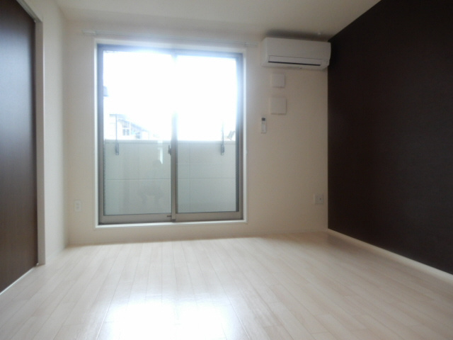 明石市魚住町清水のアパートの居間・リビング