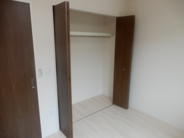 明石市魚住町清水のアパートの収納