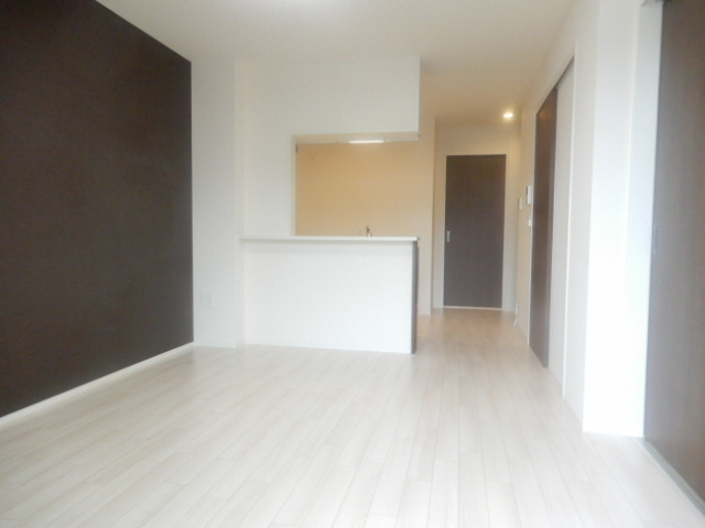 明石市魚住町清水のアパートの居間・リビング