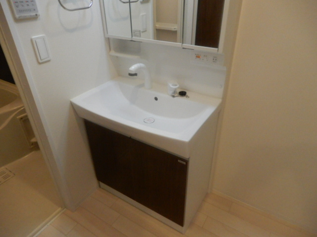 明石市魚住町清水のアパートの洗面所