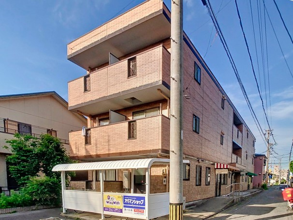 ルナ・ピエナの外観