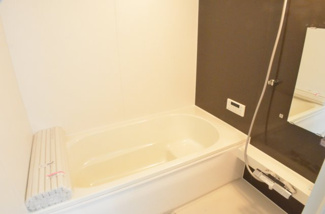 【浴室】 | さいたま市大宮区上小町（全３棟） | 一日の疲れを癒してくれるバスルーム♪足を延ばしてゆったりとお寛ぎください！