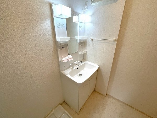 セレーネ鏡の洗面所|忙しい朝には欠かせない洗面所です