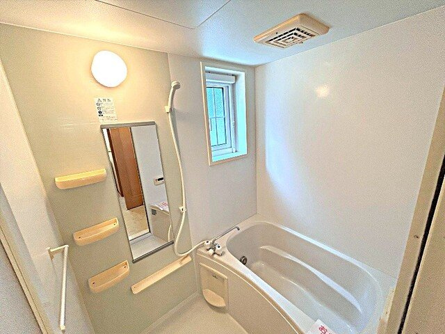 ムーンリバーＢの浴室|お風呂です