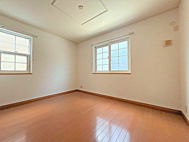 ムーンリバーＢの内装|明るい室内です