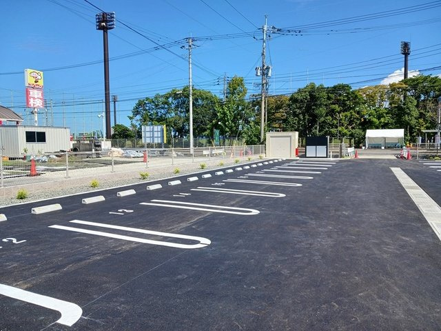 レジデンス唐津　Ⅰの駐車場|駐車場があるので、車を買う予定の方も安心です
