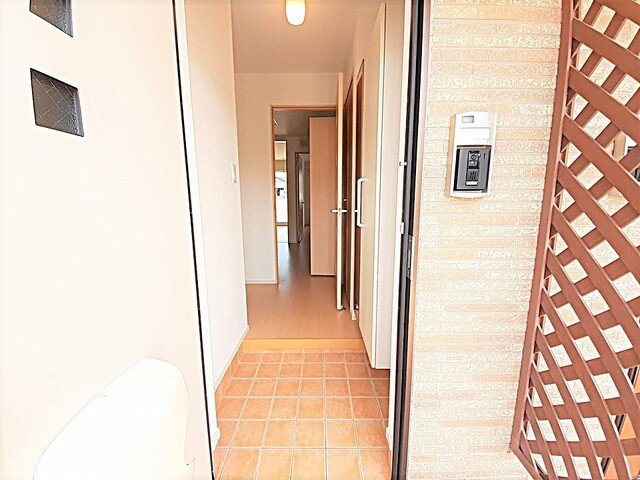 グッドラックフィールド１番館の玄関|落ち着いた玄関です