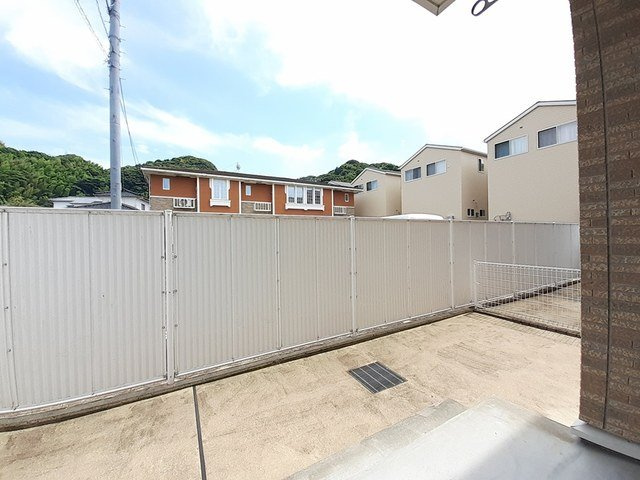 グッドラックフィールド１番館の庭|お庭が付いています