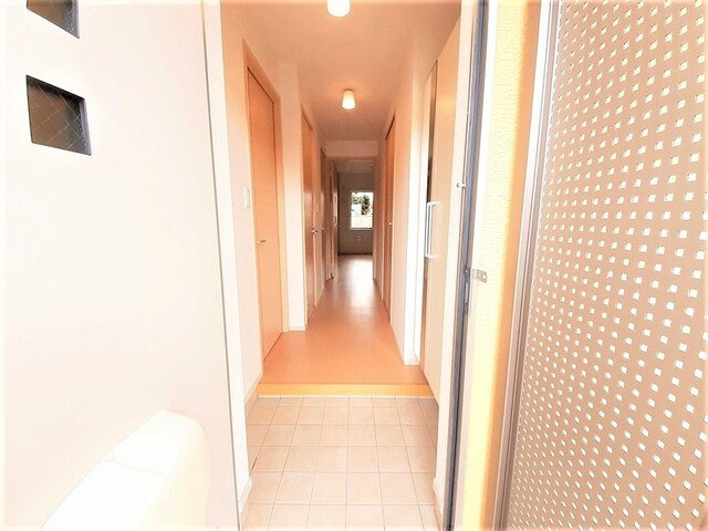 カーサウノの玄関|収納もある玄関です