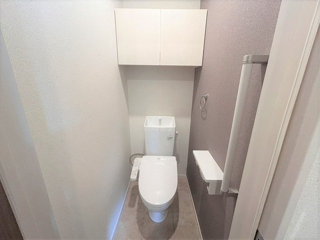 ヴィラ・バガス　Ⅰのトイレ|ゆったりとした空間のトイレです