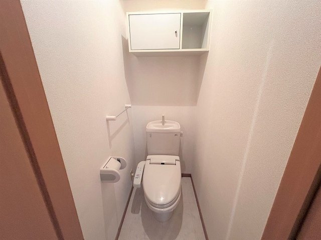 コモドポストのトイレ|ゆったりとした空間のトイレです