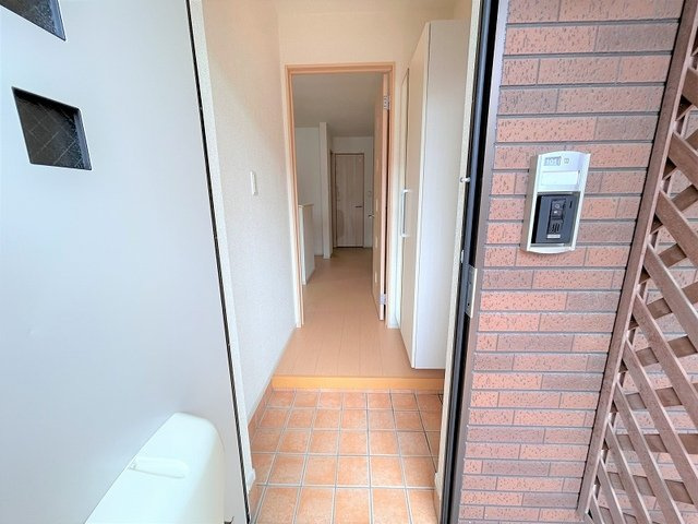 ソレイユフィールドⅢの玄関|落ち着いた玄関です