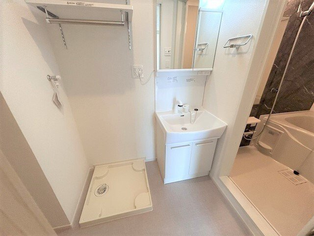 ウィンズ・ウエスト　Ⅰの洗面所|スペースが確保できる洗面所です