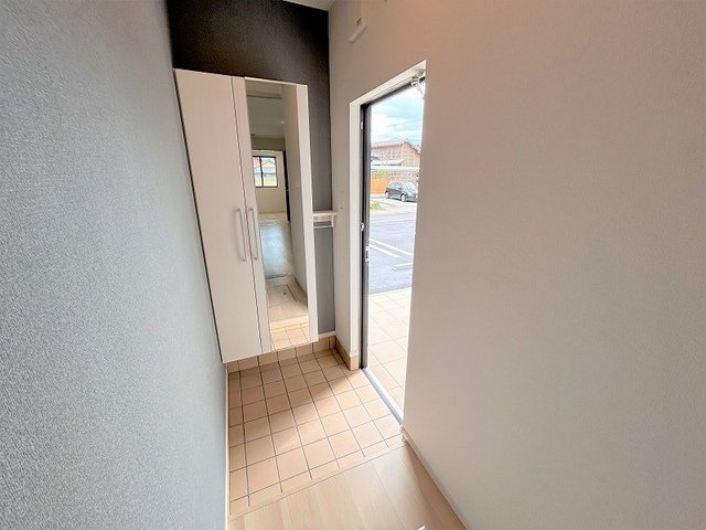 スモールウッズタウン　レクスⅡの玄関|明るい玄関です