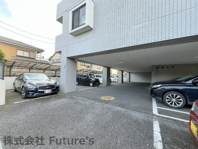 サンライフ吉川　の駐車場|敷地内駐車場あり（要空き・料金確認）