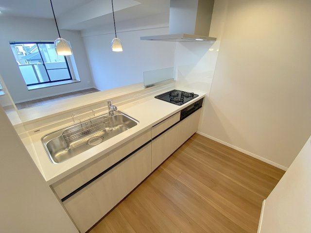 サンライフ吉川　のキッチン|新品交換済みのシステムキッチンです