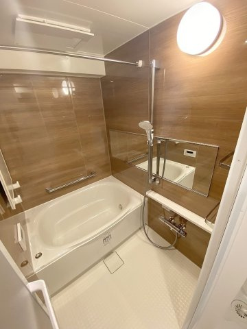 サンライフ吉川　の浴室|追焚・浴室暖房乾燥機付きの快適なお風呂です