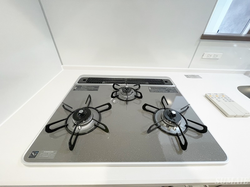 S-RESIDENCE王子enableのキッチン|３口コンロです