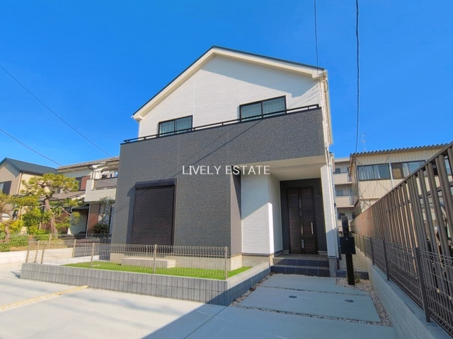 草加市稲荷4丁目 新築分譲住宅 全2棟 B号棟の外観