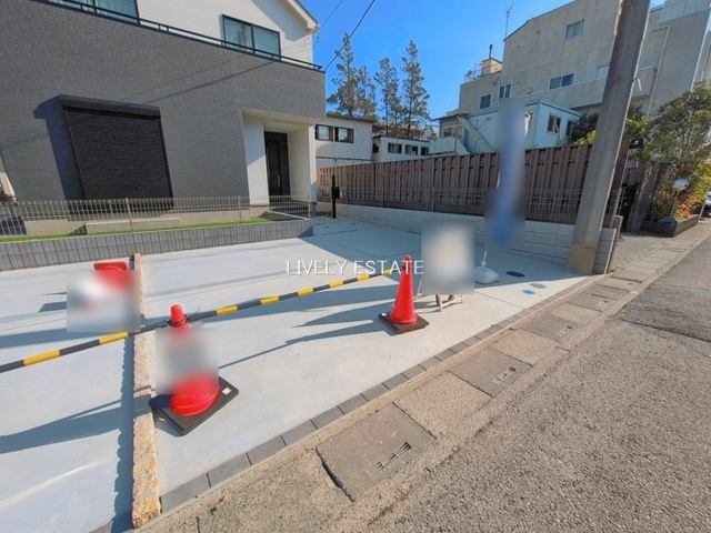 草加市稲荷4丁目 新築分譲住宅 全2棟 B号棟の駐車場