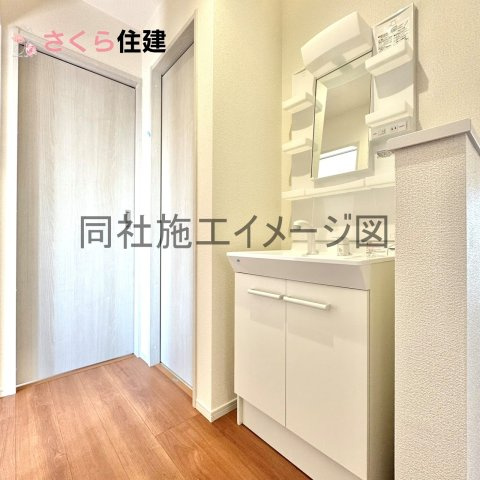 いろどりアイタウン宇都宮市岩曽町　１号棟の内観：施工例|同社施工物件の写真です。２階にも独立洗面台を完備