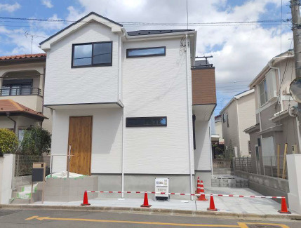 新座市片山2丁目　堂々完成　LDK20帖　限定1棟の外観