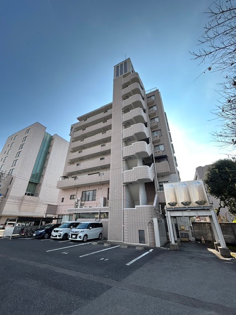 コバヤシビルの駐車場