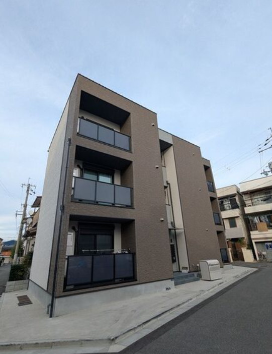 badge nagase eastの外観