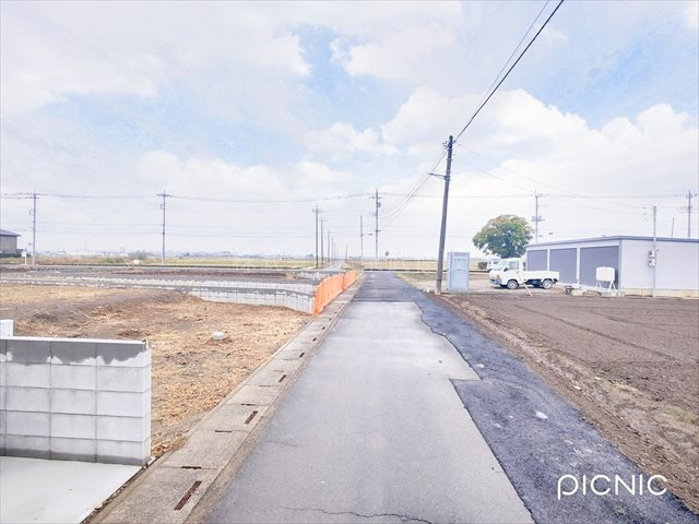 【前面道路含む現地写真】 | 川越市鴨田 | 小学校まで徒歩圏内、お子様も安心です