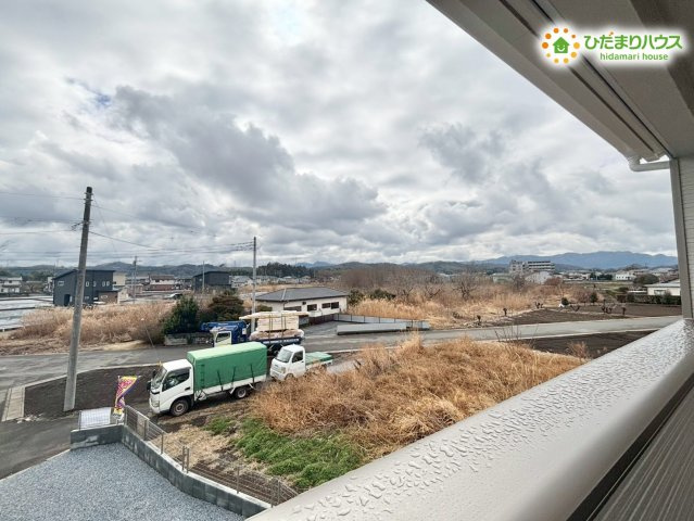 寄居町赤浜　第6　新築一戸建て　クレイドルガーデン　02の展望|バルコニーからの見晴らしが良い景色です。
周辺には高い遮蔽物がなく、遠くまで視線が抜けるため開放感があります。
天気の良い日には心地よい風を感じながら、ほっと一息ついてリフレッシュすることができます!