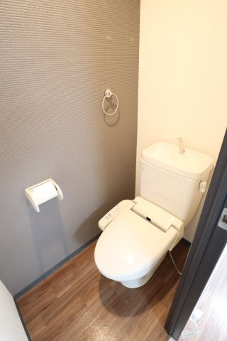 大阪市城東区今福西１丁目の賃貸マンションのトイレ