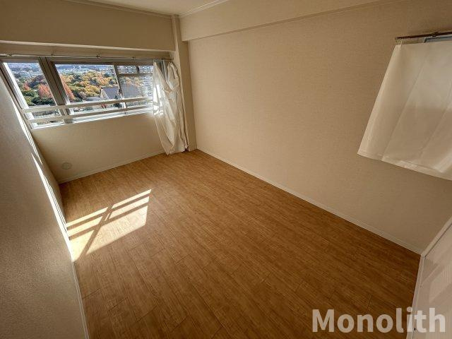 光明池駅前３号棟の洋室