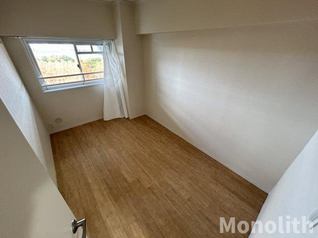 光明池駅前３号棟の洋室