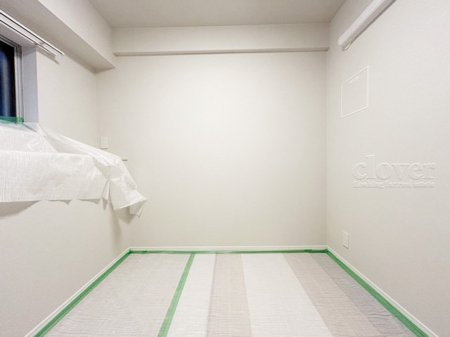 【寝室】 | オリエンタルグリーンコーポラス | 洋室1　ベッドを置いて個人居室にする場合は、多くの時間を過ごすことになる空間です。使い勝手や落ち着きを想像してください。～即日のご見学可能～　お問合せはお気軽にどうぞ。