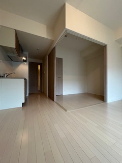 小西マンションの居間・リビング|こちらの居間で趣味の時間をお楽しみください