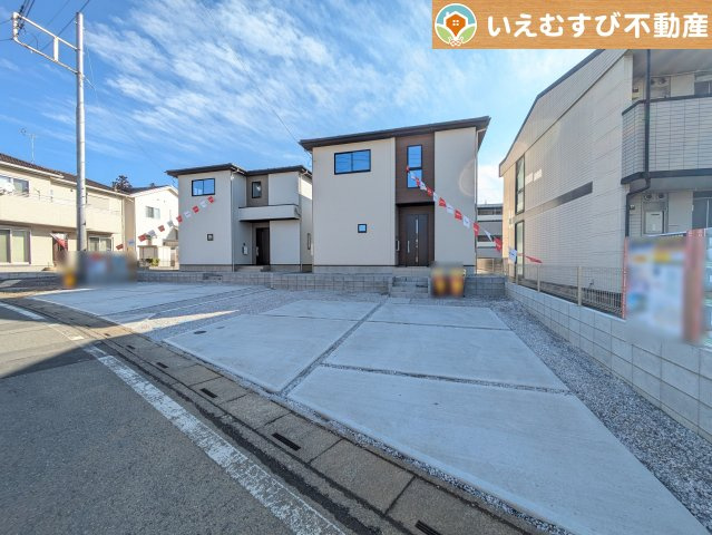 Zut PLUS　比企郡嵐山町15期の駐車場|2台駐車可能なスペース完備
しっかり舗装してある駐車スペースで天気が悪く足元が悪い日でも乗り降りしやすい♪