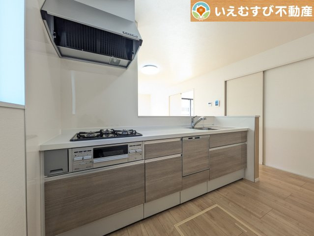 Zut PLUS　比企郡嵐山町15期のキッチン|食器洗乾燥機付で洗い物の時間をしっかり短縮！
洗い物時間が短縮でる分、家族や自分の時間が増えて新生活がより快適に♪