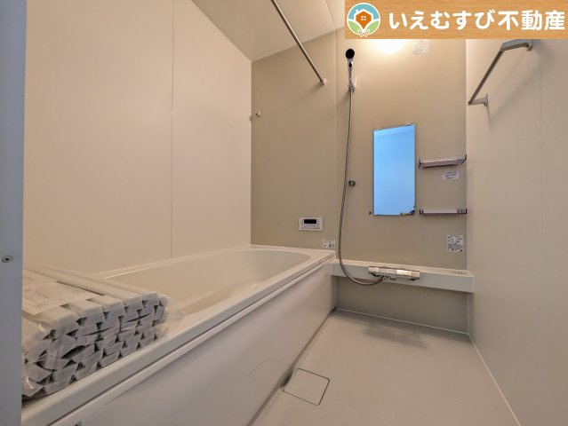 Zut PLUS　比企郡嵐山町15期の浴室|ナチュラルな色合いで落ち着いた空間
優しい色合いでくつろぎの浴室。ゆっくり過ごしながら疲れを取りましょう♪