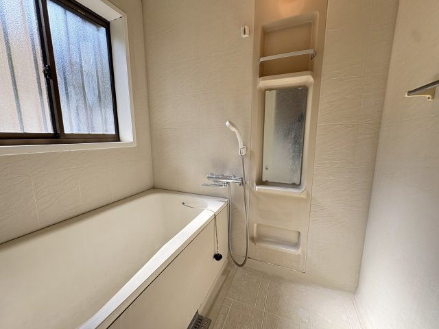 三木市志染町広野４丁目戸建の浴室